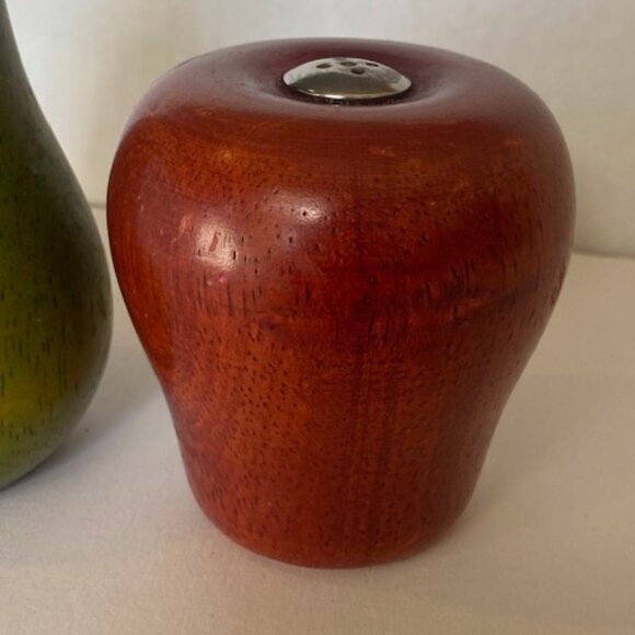 Vintage wooden Pepper and Salt. Pear and Apple! Wooden - Picture 4 of 10
